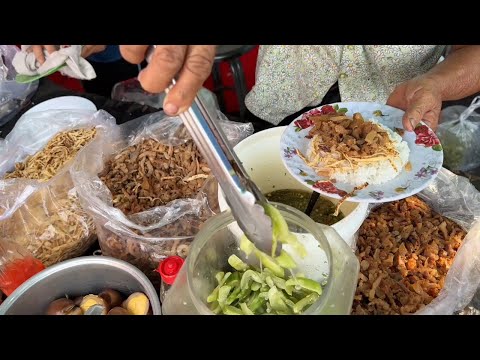 I Have Been Eating At These Places For Years/ Cambodian Street Food in Phnom Penh City, Cambodia