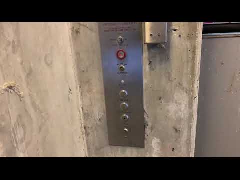 Schindler/MEI Hydraulic Freight Elevator - King of Prussia Mall (Court/Plaza) - King of Prussia, PA