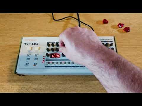 Roland TR-09 short Demo and Sound