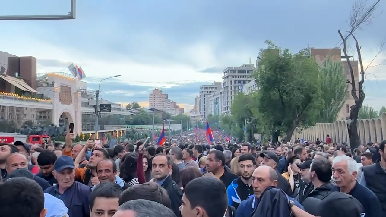 Ինչքան մարդ կա այս պահին Ամառանոցների մոտ