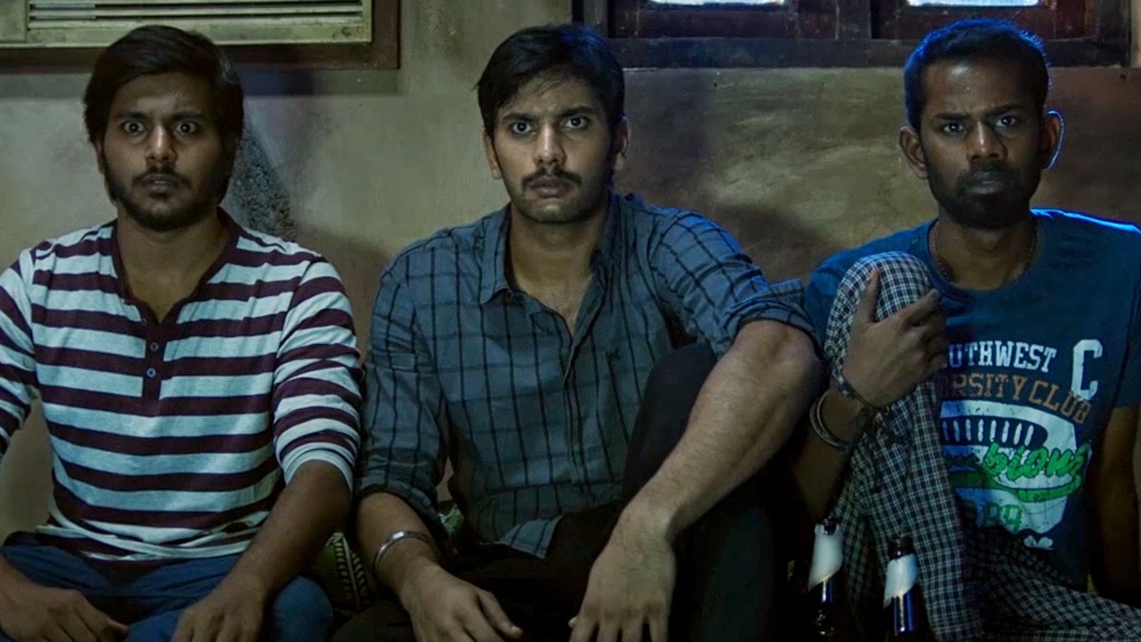 ये लड़के लोग टीवी देखते-देखते अचानक डर जाते हैं | Demonte Colony