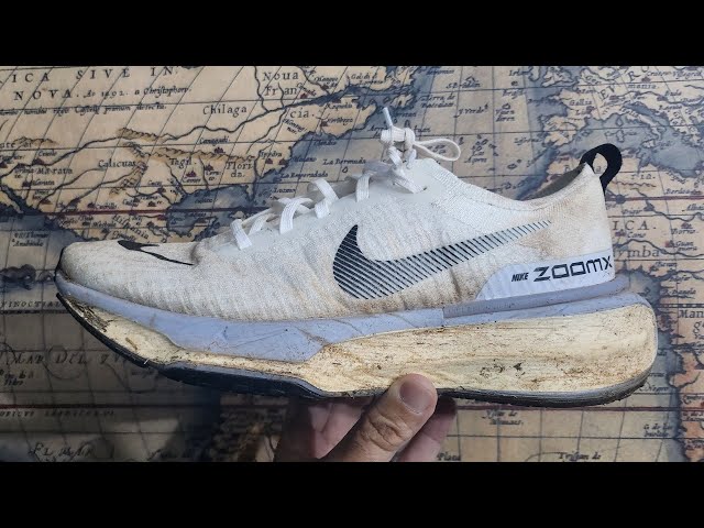 Nike INVINCIBLE RUN 3 - um montão de amortecimento | review