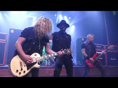 CoreLeoni: Like It Or Not/ She Goes Down/ Wake Up Call - live in PIANO Dortmund - 2024-01-13