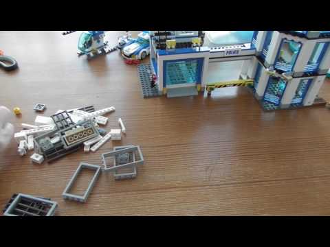 Building Lego City Police Station 60141 Part 4