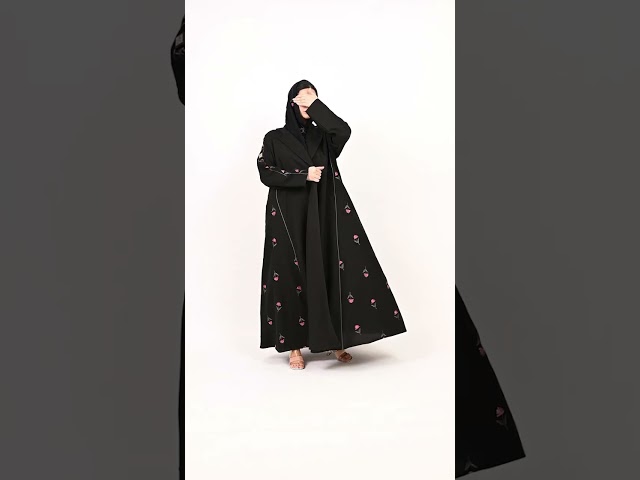 عباية كلوش بتطريز ملون