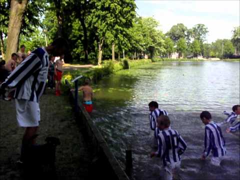 vvSchoonhoven C1 duikt in de gracht