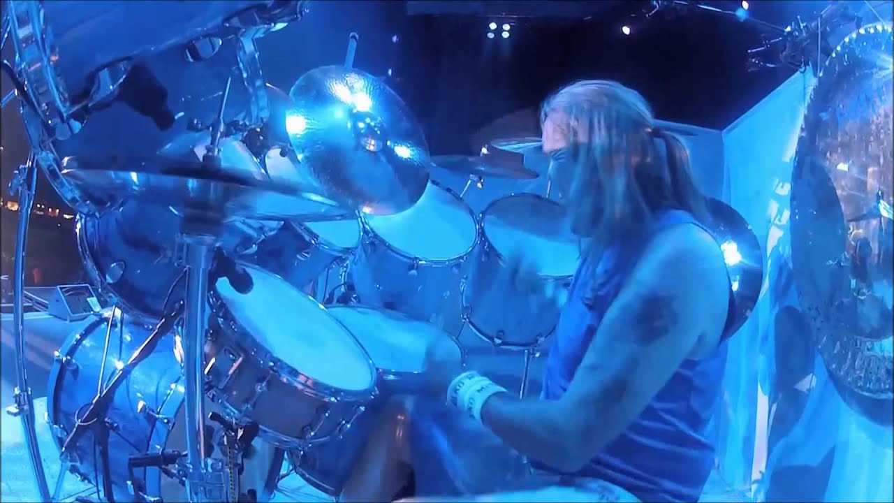 Iron Maiden - Fear Of The Dark [Donington 2013] Full HD - YouTube