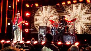 Smashing Pumpkins perform Solara &amp; Zero on Jimmy Kimmel live, 12/11/18,