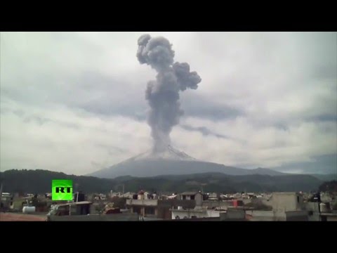 В Мексике извергает пепел вулкан Попокат