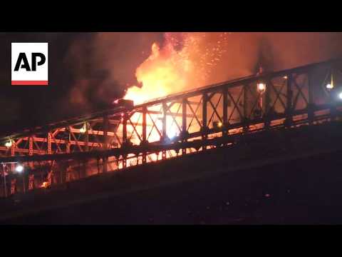 Fire breaks out on Brooklyn Bridge during New York&rsquo;s fireworks show
