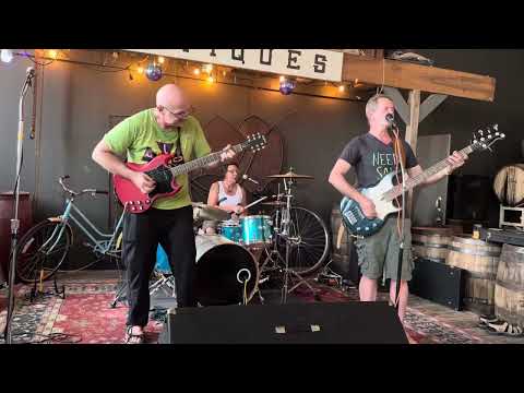 Two and a Half Stars.  Amorphic.  🎥 Juan Avalos #414All #milwaukee