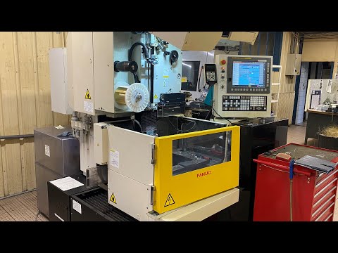 FANUC ROBOCUT α-C400iA (Year - 2014)