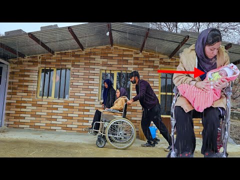 Strength of a Nomadic Family | Caring for Mother and Newborn After a Tough Birth🌧👶