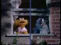 Sesame Street Zoe And Herry Sing Moonshine