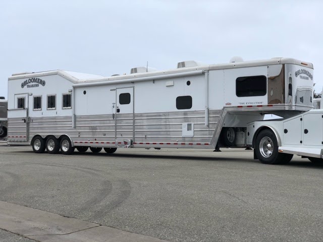 Preview image of 2014 Bloomer 4 Horse Living Quarters youtube video