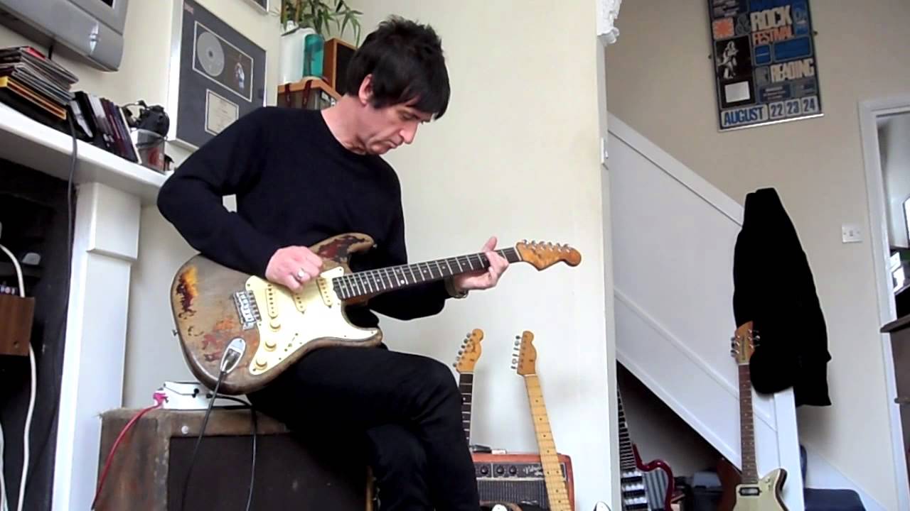 Johnny Marr Playing Rory Gallagher's Strat! - YouTube
