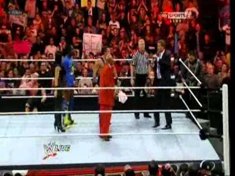Raw 5/03/2012 - United States Championship - Santino Marella vs Jack Swagger