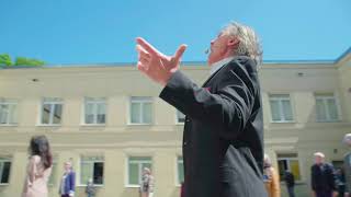 Aria Nessun Dorma przed szpitalem (Warszawa, maj 2020) Music for the Medic