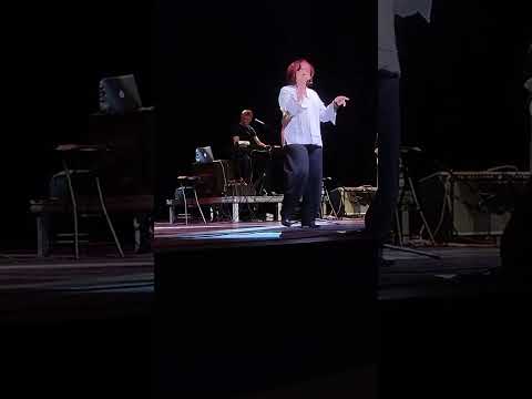 Petra Janů v Milovicích - Jen stejné jméno