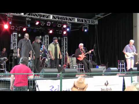 Jim Byrnes with The Sojourners at the Parkland Summerfest.mov