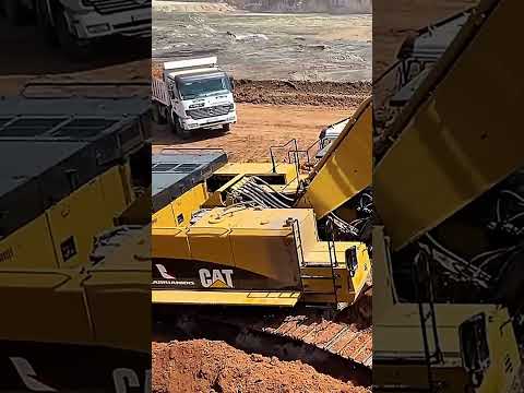 CAT 385C in Action: Powerhouse Excavator Loading Like a Beast!
