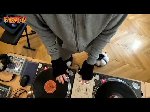 Jungletek/Hardtek mix at Doghouse Rave Night (VRChat) - recorded with a head-mounted camera