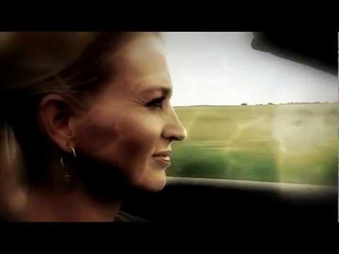 download lagu mp3 mp4 Ved Du Hvem Du Er, download lagu Ved Du Hvem Du Er gratis, unduh video klip Ved Du Hvem Du Er