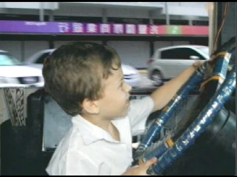 Fulin va a un paseo escolar en Bus Diablo Rojo "Speed"