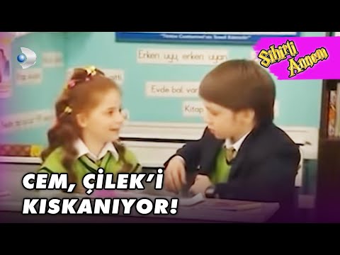 Cem, Çilek'i Kıskanıyor! - Sihirli Annem 90.Bölüm