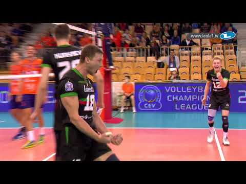 Aleksey RODICHEV with a kill block for Lokomotiv NOVOSIBIRSK