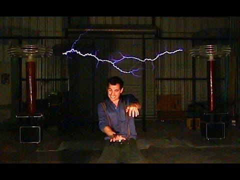 2 Tesla Coils 1 Kinect