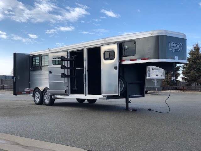 Preview image of 2022 Logan Coach Bullseye 3 Horse Gooseneck youtube video