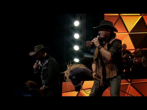 El Caballito de Palo (En Vivo) Feat. Elvis Crespo