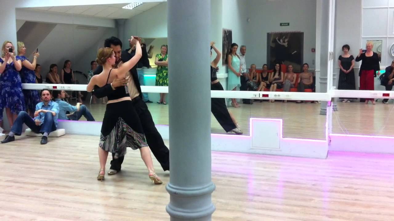 Sara Westin y JuanP Canavire. Milonga in EdissaDNItango.
