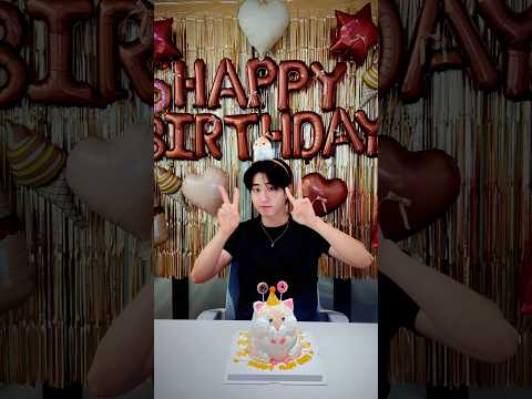 It's 🐿️'s birthday🍩 #StrayKids #스트레이키즈 #한 #HAN #HappyHANDay #YouMakeStrayKidsStay