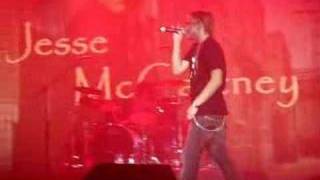 Jesse McCartney lifting up his shirt (and much more) during Blow Your Mind
