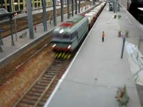 attenzione treno in transito