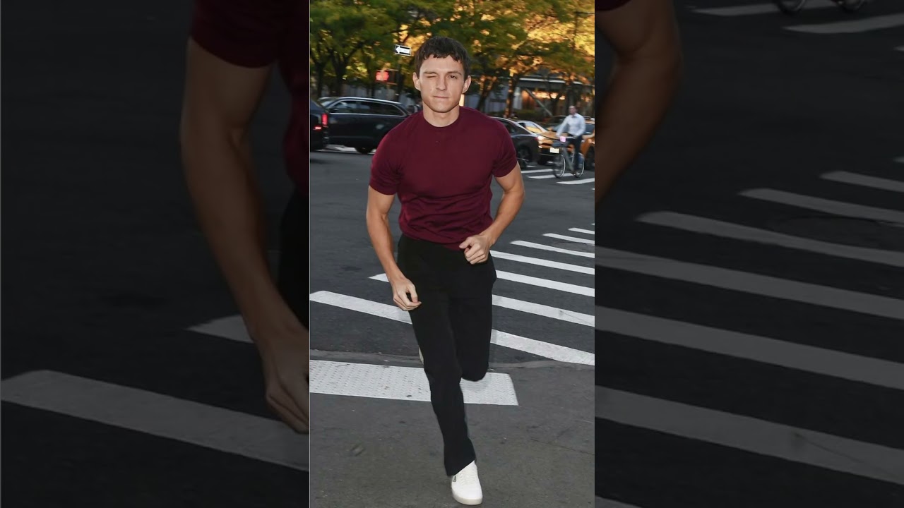 Navy & cream — Tom’s effortless old money vibe ⚓🥂. Link in Bio 🔗