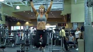 STRONG GIRL DOES PULL UPS (39)