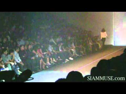 ELLE FASHION WEEK  2010 : THE NAUGHTY VOLVO REALIZED BY GREYHOUND