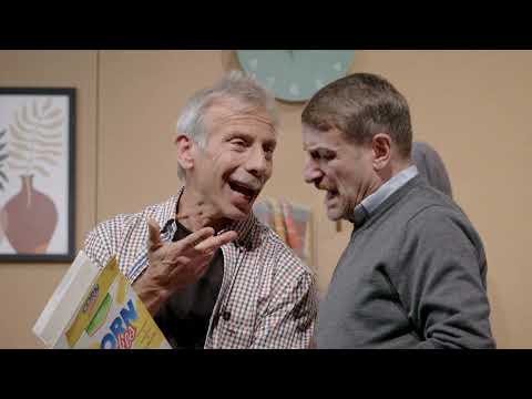 Comieco presenta Giovanni e Giacomo in "VICINI DI CARTA". Episodio 1.