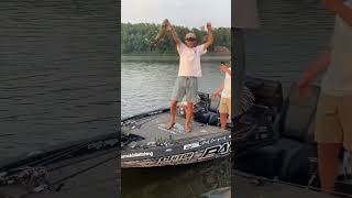 Download lagu Here’s the only good memory that came from Lay Lake!😂 #bassfishing #fishing #bigfish mp3