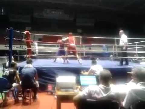 le Boxer islam Beloucif ... la finale du Championnat d'Algérie de boxe 2012 ( harcha hassan )