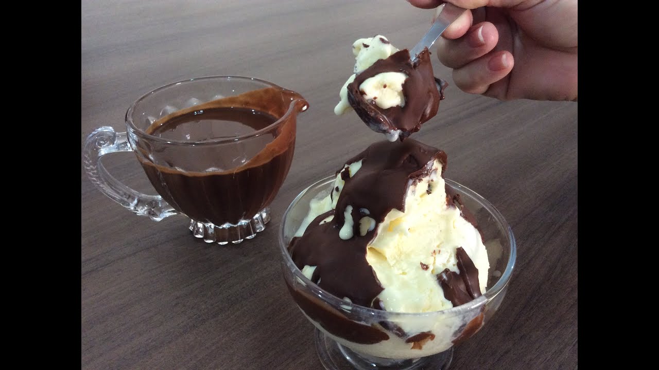 CALDA MÁGICA DE CHOCOLATE PARA SORVETE - A cobertura de chocolate fica durinha igual de sorveteria