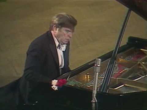 Gilels plays the Prelude in B minor (Bach / Siloti)