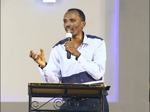LES MONTAGNES ONT DES OREILLES by Chris Ndikumana