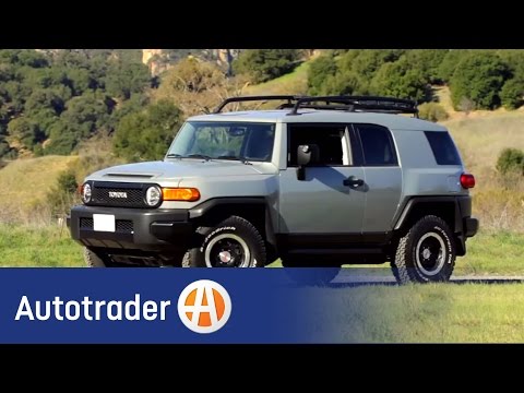 2013 Toyota FJ Cruiser - SUV | New Car Review | AutoTrader.com