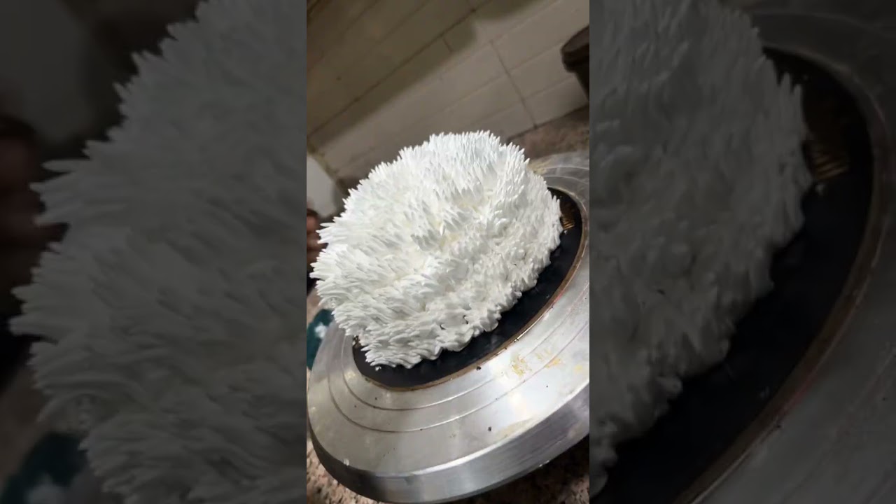 Cat face cake decoration #cat #face #cakedecoration #yummy ￼