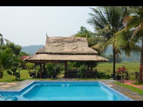 The Sunset Valley Holiday Houses: The pool