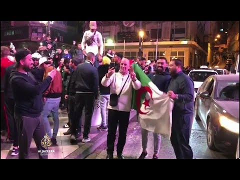 Bouteflika povukao kandidaturu, protesti nastavljeni